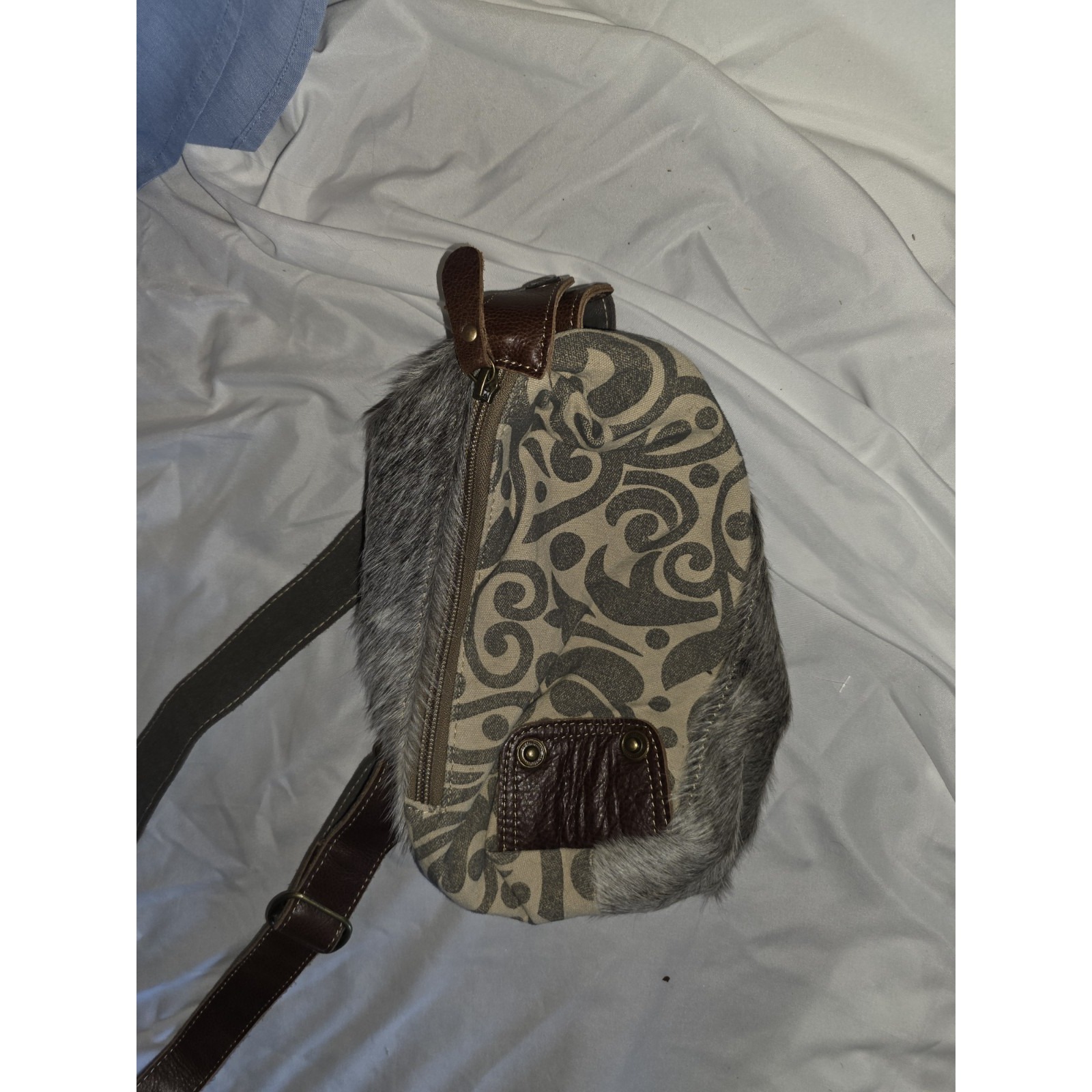 Myra Bag Crossbody 100% Cotton Carve ,100% Leather, Inner Shell 100% Cotton....